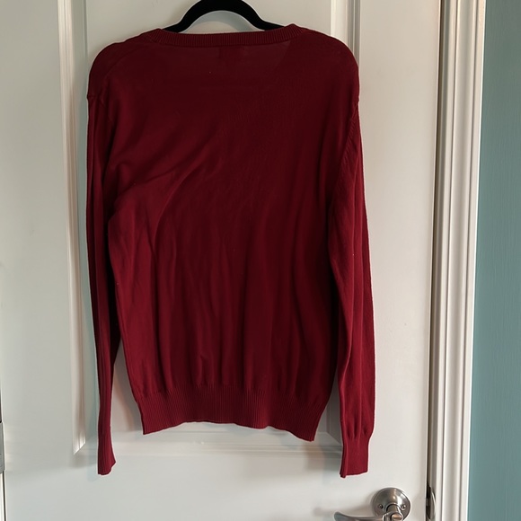 Old Navy Men's V-Neck Sweater in Red Size Small - Picture 2 of 5